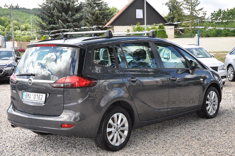 Opel Zafira TOURER 2.0CDTi 121kW Active - fotka 3 z 17