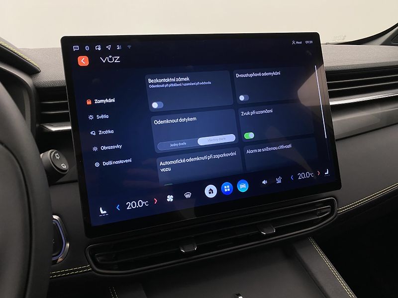 Lynk & Co 01 CORE PHEV AUT CZ 1.maj - fotka 56 z 72