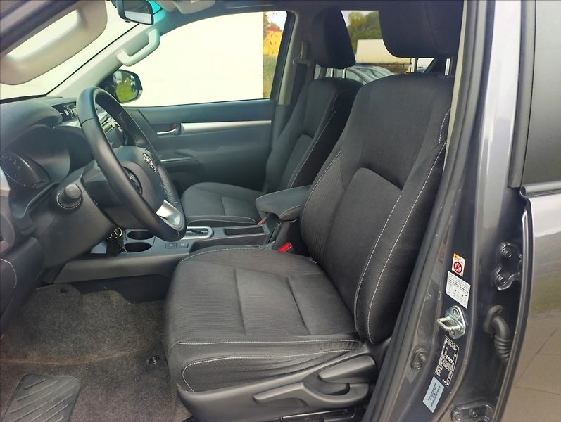 Toyota Hilux 2,4 D-4D Kamera Tažné 1maj. ČR - fotka 13 z 43