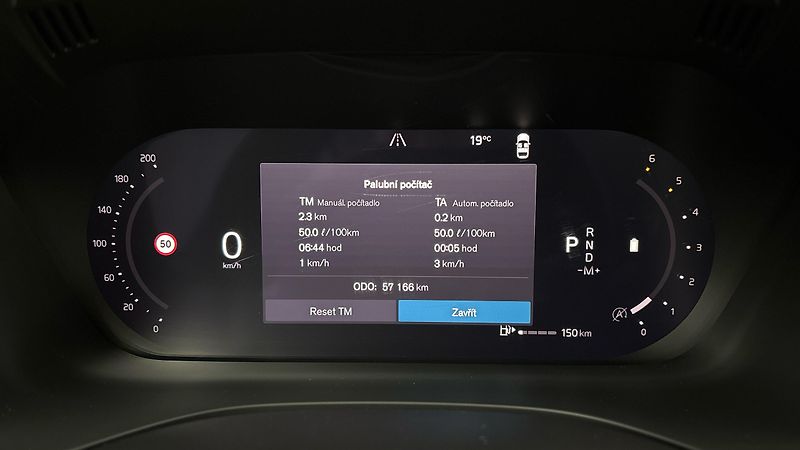 Volvo XC60 2.0 B4 AUT AWD Plus Dark - fotka 10 z 31