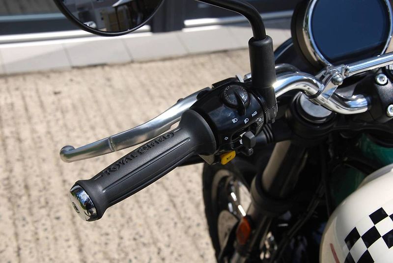 Royal Enfield (2026) Bear 650 TWO FOUR NINE - fotka 17 z 25
