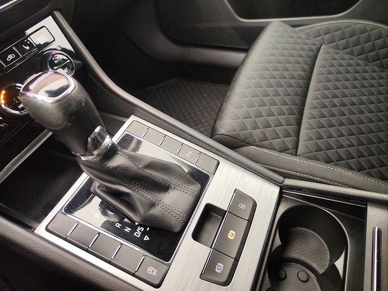 Škoda Superb 1.5 TSI/110kW Ambition DSG - fotka 23 z 31