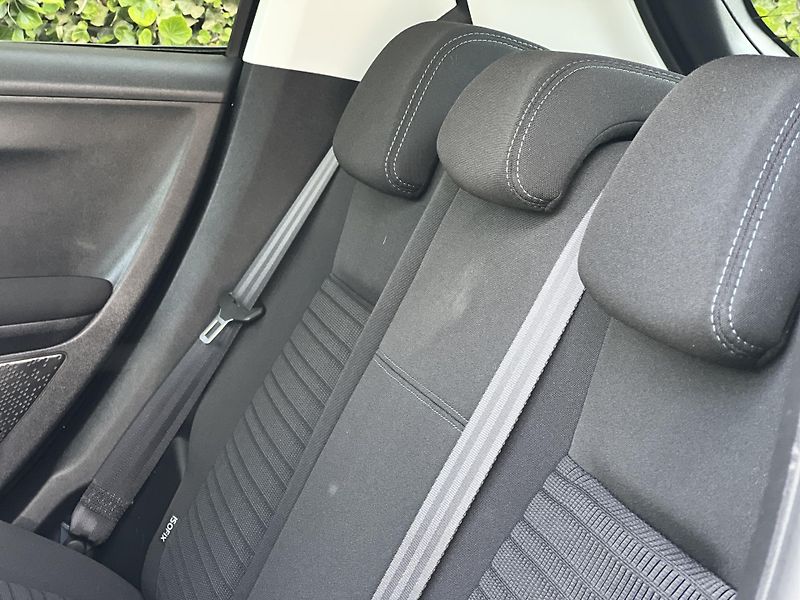 Peugeot 208 1.2i KLIMA PANORAMA TEMPOMAT - fotka 27 z 44