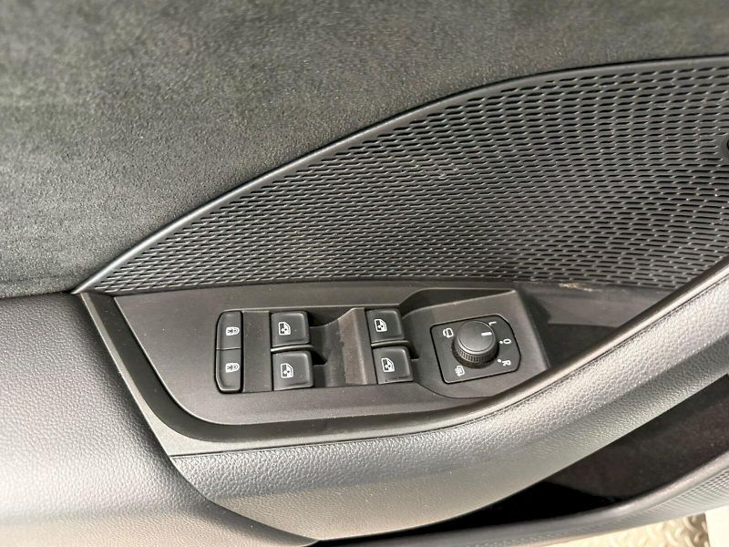 Škoda Octavia (2024) SELECTION PREMIUM EDITION 2.0T - fotka 13 z 32