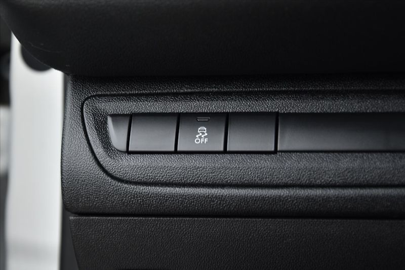 Peugeot 208 1.2i 60kW 1.MAJITEL DPH ČR - fotka 18 z 19