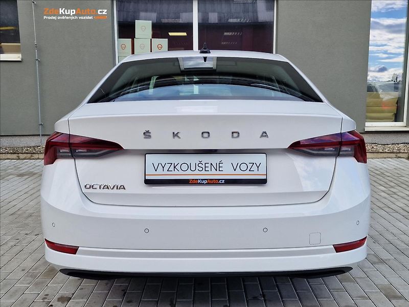 Škoda Octavia 2.0TDI DSG Style,ČR,1.Majitel - fotka 9 z 50