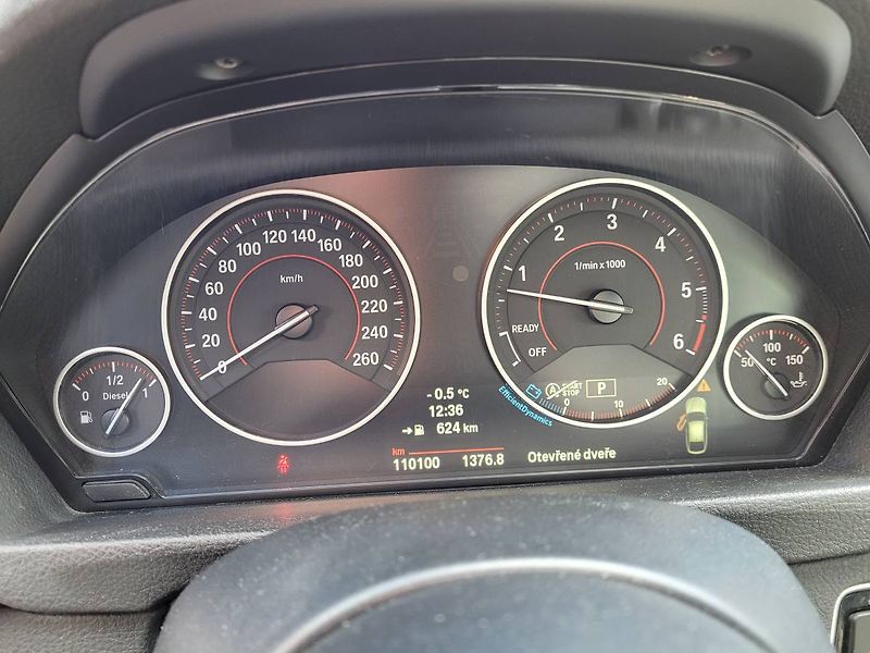BMW Řada 3 330d GT M Paket - fotka 14 z 37