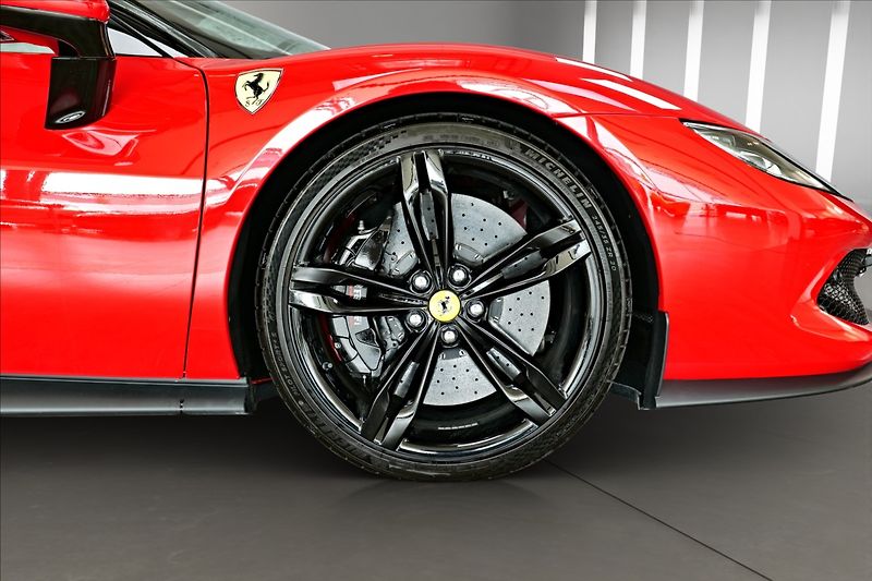 Ferrari 296 GTB ADAS / LIFT / CZ - fotka 4 z 21
