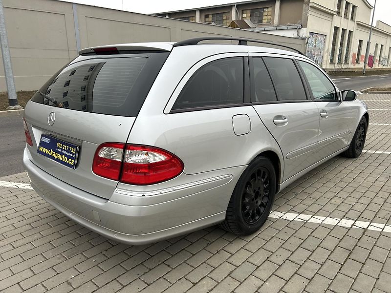 Mercedes-Benz Třídy E E 220 CDI Elegance - fotka 8 z 35