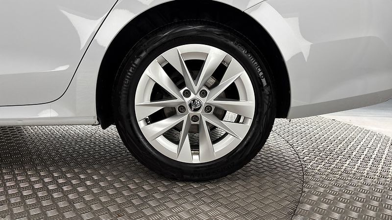 Škoda Octavia 2.0 TDI Style - fotka 19 z 27