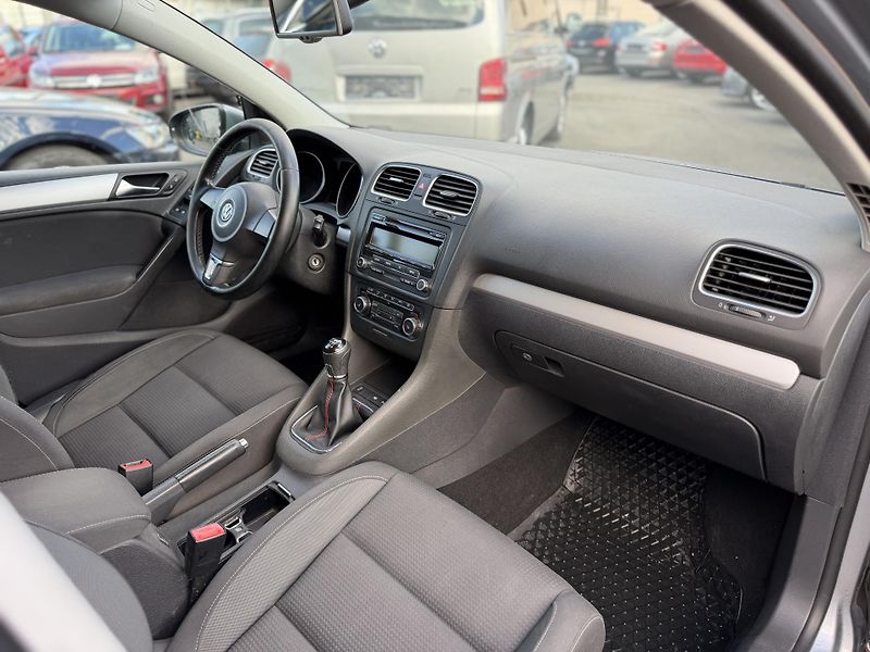 Volkswagen Golf 1.2 Tsi 77kw - fotka 5 z 11