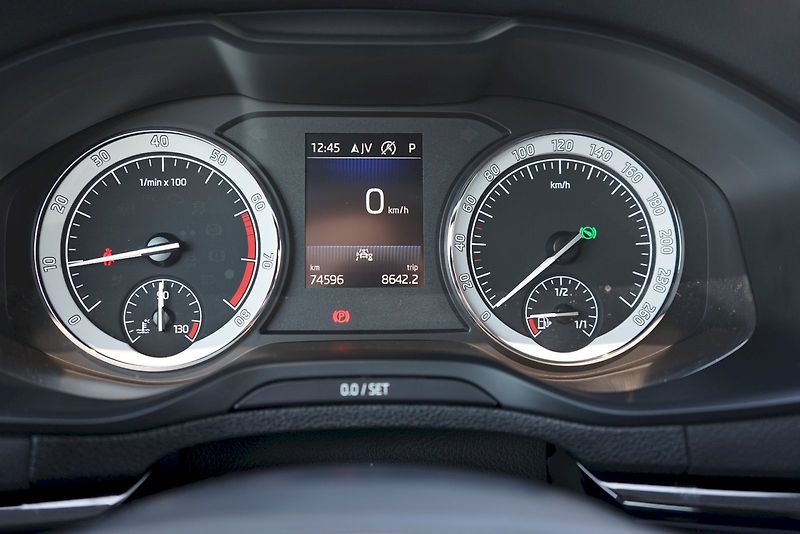 Škoda Karoq (2020) TSI 110 kW DSG Sportline - taž - fotka 11 z 28