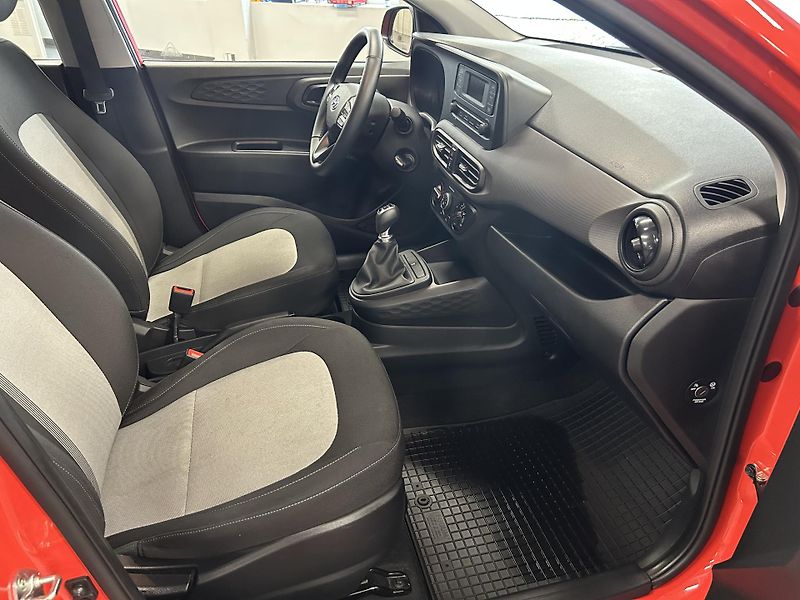 Hyundai i10 (2021) 1.0 Comfort GO Klima Tempomat - fotka 20 z 21