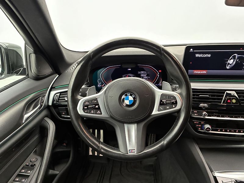 BMW Řada 5 3,0 530d 210kW xD M-Paket DPH - fotka 16 z 33