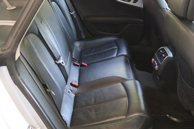 Audi A7 3.0TDI V6 QUATTRO 180kW DPH - fotka 44 z 50