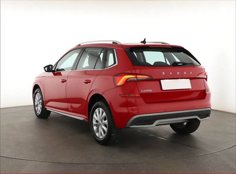 Škoda Kamiq (2021) Style 1.0 TSI, ČR,1.maj - fotka 4 z 19