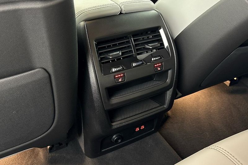 BMW X5 xDrive40d - fotka 24 z 26