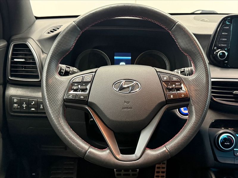 Hyundai Tucson 1,6 T-GDI N LINE STYLE PREMIUM - fotka 8 z 23