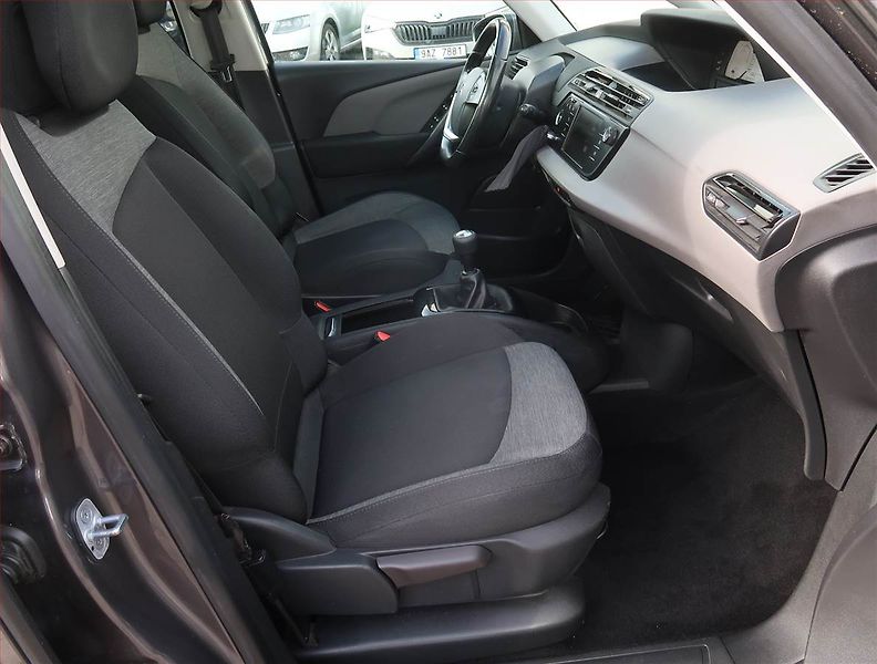 Citroën C4 Picasso (2018) 1.6 BlueHDi, 7 míst, Navi - fotka 9 z 21