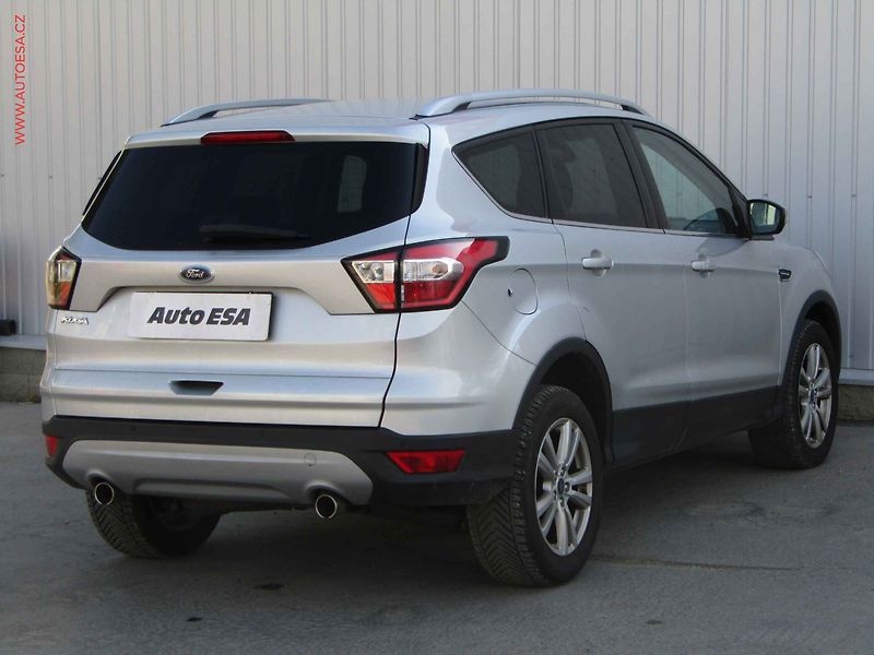 Ford Kuga (2019) 1.5 EB, AC, navi, park.asist - fotka 4 z 21