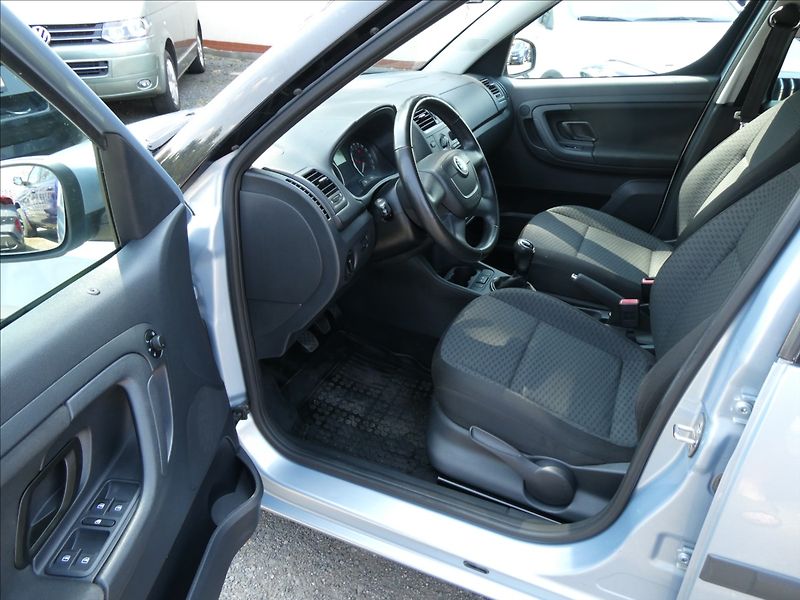 Škoda Roomster 1,2 TSi 2x kola,KLIMA,tempomat - fotka 15 z 43