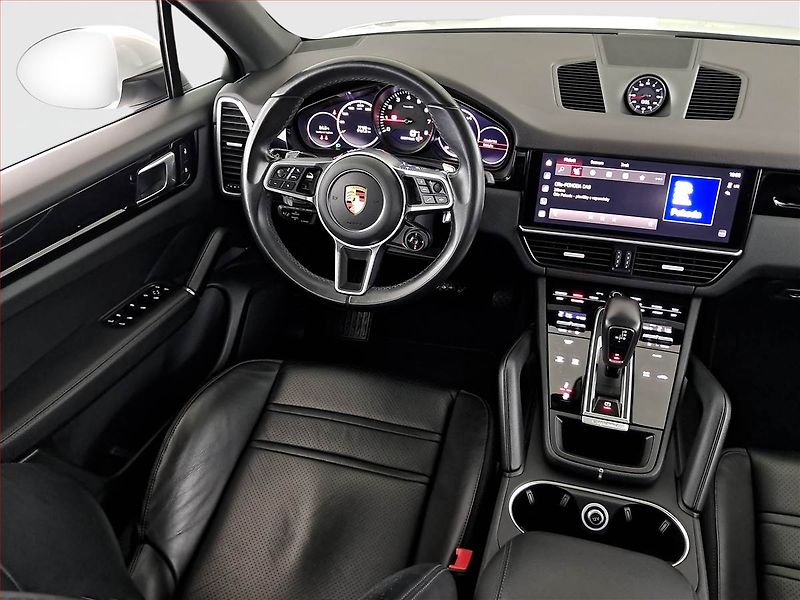 Porsche Cayenne (2023) V6 - fotka 7 z 20