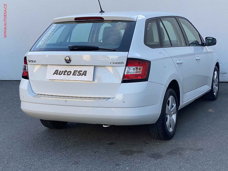 Škoda Fabia (2015) 1.2 TSi, Style, AC, park - fotka 4 z 18
