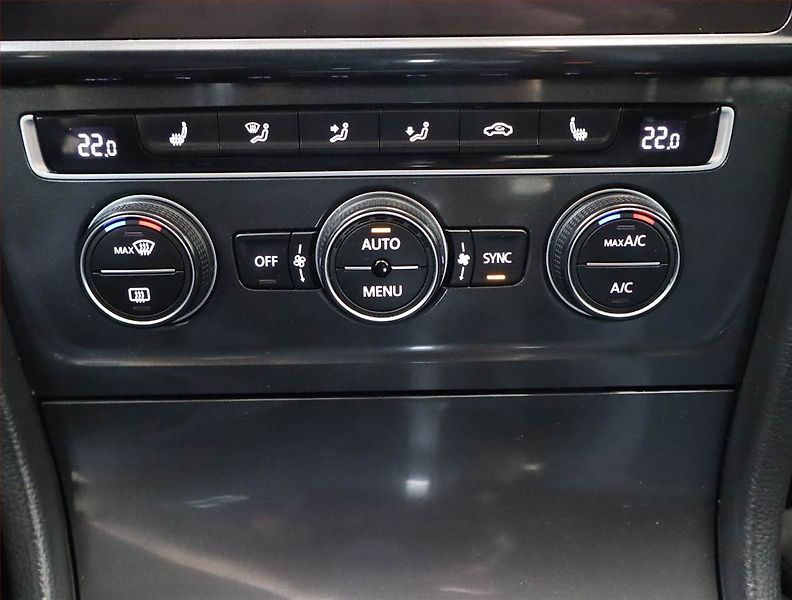 Volkswagen Golf (2017) Comfortline 2.0 TDI, Navi - fotka 19 z 24