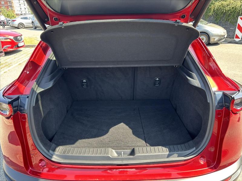 Mazda CX-30 2,0 i 137kW AT GT Plus CARPLAY - fotka 13 z 48