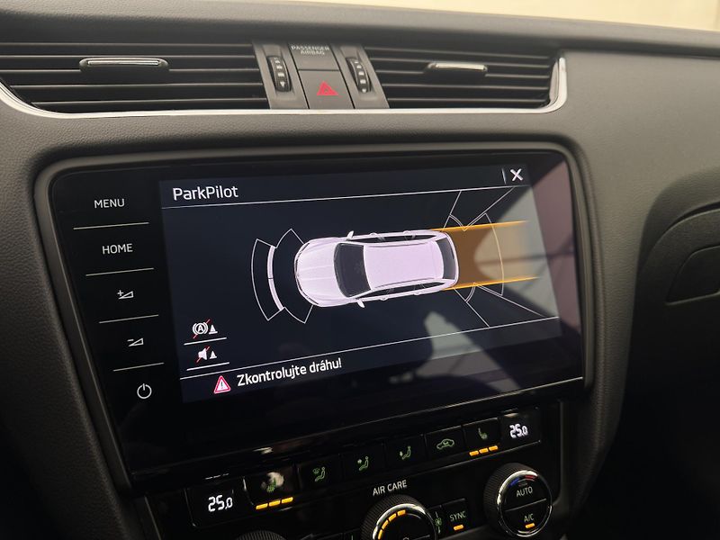 Škoda Octavia 1.6tdi*85kw*Manuál*Kůže*LED* - fotka 21 z 34