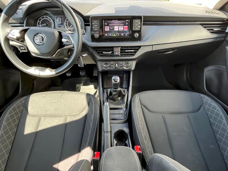 Škoda Kamiq (2023) 1.0 TSI 81 kW Ambition - fotka 12 z 28