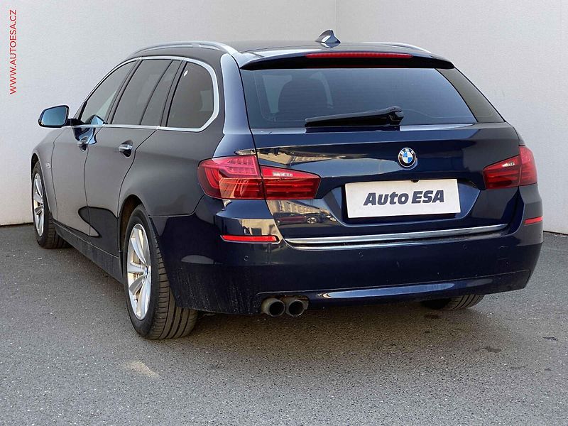 BMW Řada 5 (2013) 2.0i 528i xDrive, LuxuryLine - fotka 6 z 19