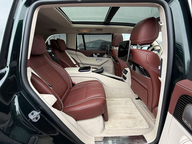 Mercedes-Benz GLS 4MATIC MAYBACH - fotka 11 z 38