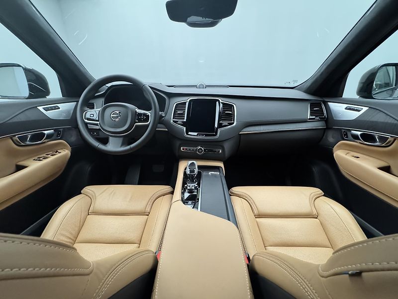 Volvo XC90 T8 AWD RECHARGE ULTIMATE 1.maj - fotka 2 z 57