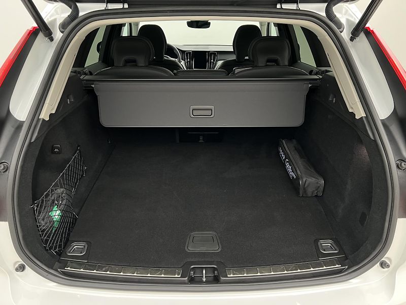 Volvo XC60 T6 AWD RECHARGE PLUS REZERVACE - fotka 5 z 46