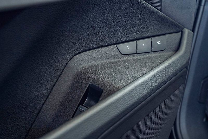 Audi e-tron 55 300kW Pano ACC 360 Tažné - fotka 23 z 42