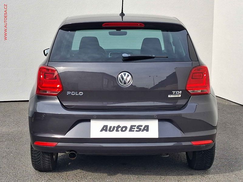 Volkswagen Polo (2015) 1.4 TDi, Lounge - fotka 5 z 18