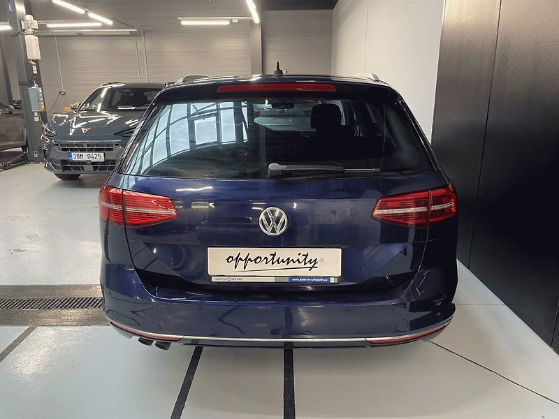 Volkswagen Passat (2017) 2.0TDI,140kW,DSG,HIGHLINE,DPH, - fotka 5 z 41