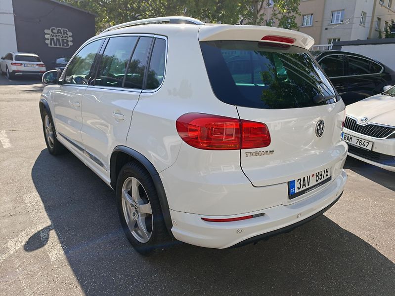 Volkswagen Tiguan 2,0 TDi R-Line  - fotka 7 z 21