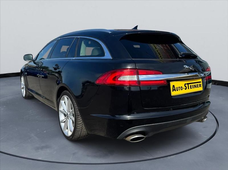 Jaguar XF 3,0 D V6 Sportbrake 202kw - fotka 7 z 21