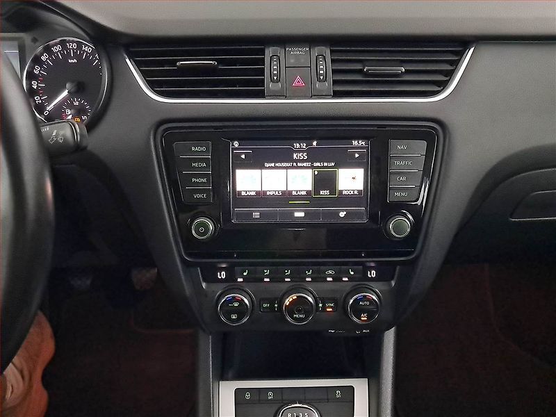 Škoda Octavia (2016) Ambition Plus 2.0 TDI, 4X4 - fotka 12 z 16