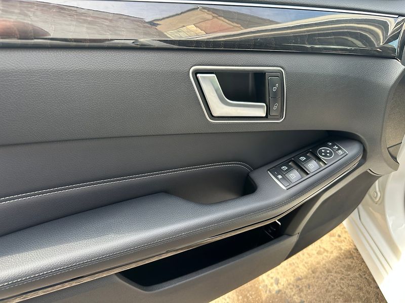Mercedes-Benz Třídy E (2016) 220Cdi Avantgarde 9G-Tronic - fotka 9 z 25