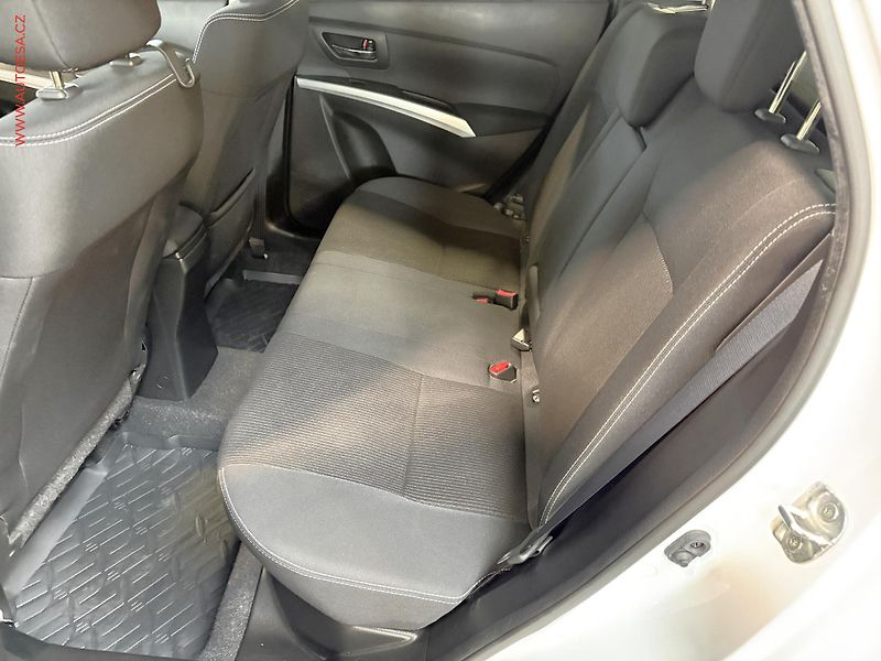 Suzuki S-Cross (2017) 1.4BJet, 1.maj,ČR, Comfort - fotka 10 z 17