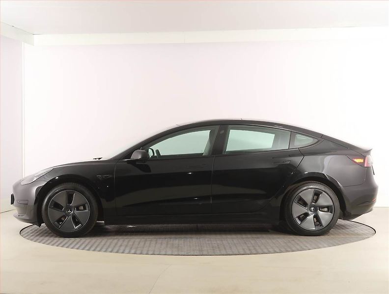 Tesla Model 3 (2021) Std Range Plus LFP, SoH 92% - fotka 3 z 32
