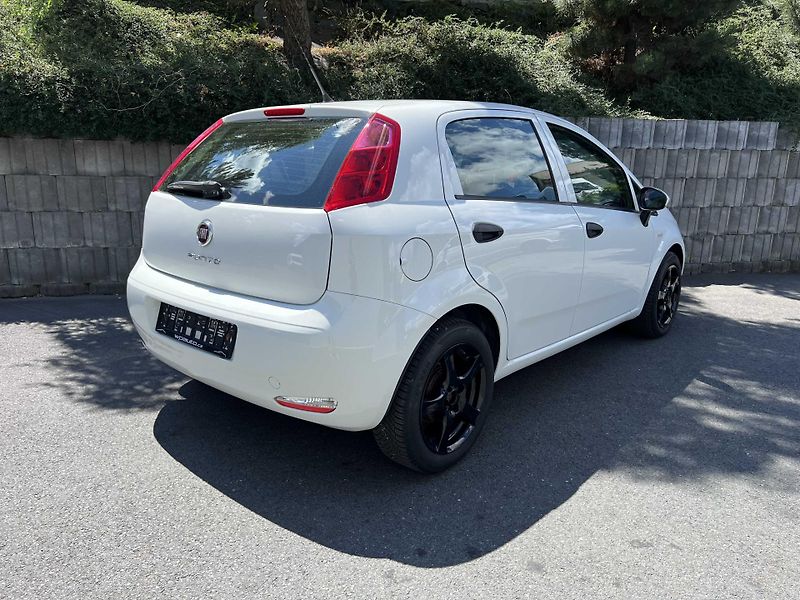 Fiat Punto 1.2 8v 51 kW 43.000KM - fotka 5 z 15