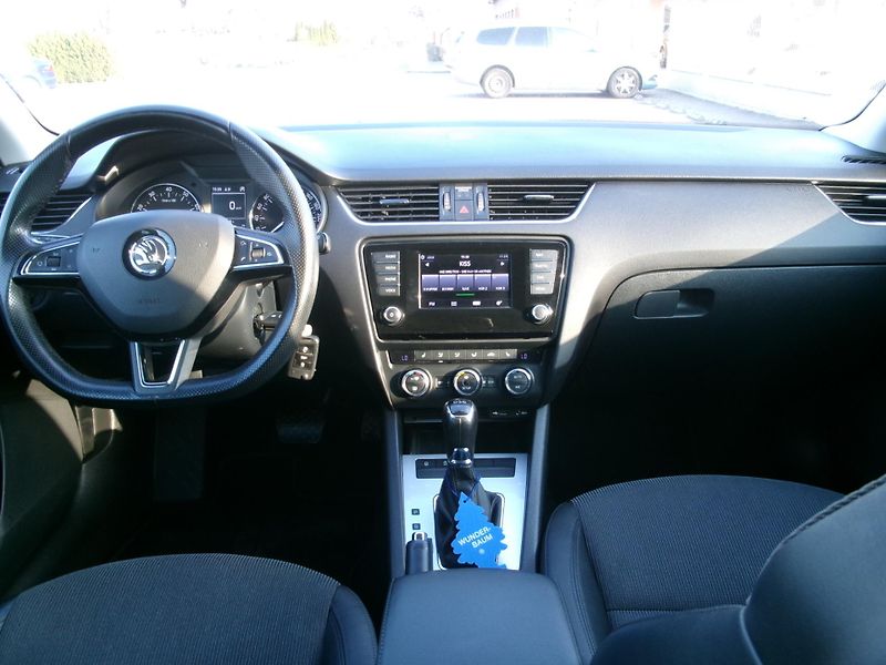 Škoda Octavia (2014) 1,2TSI NAVI DSG AC BT VÝHŘEV - fotka 21 z 34