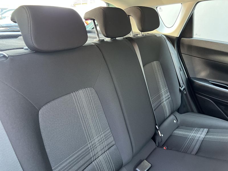 Hyundai Bayon 1.2i Comfor 1.Maj ČR DPH Klima - fotka 27 z 40