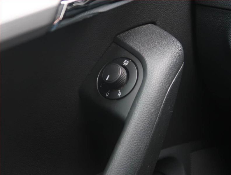 Škoda Octavia (2015) 1.6 TDI, Xenony, Tempomat - fotka 19 z 22
