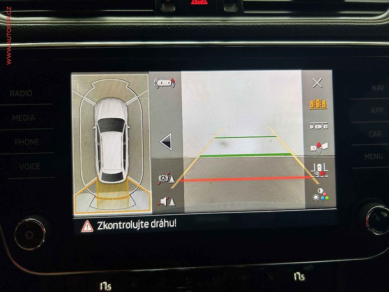 Škoda Superb (2022) 2.0TDi 4x4, ČR, DSG, LED - fotka 15 z 18