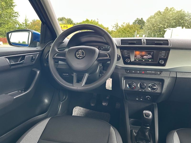 Škoda Fabia (2018) 1.0TSi VÝHŘEV SED. 100%KM - fotka 9 z 18